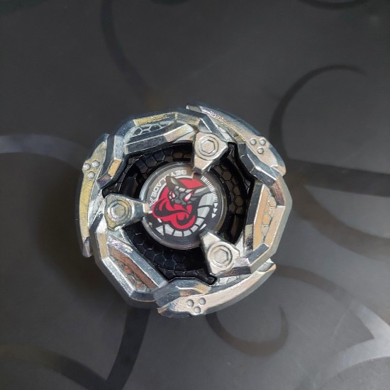 Takaratomy Beyblade X Viper Tail 4-60F Used