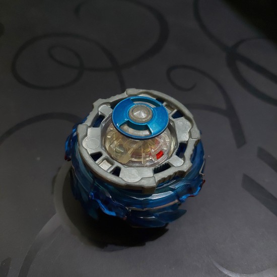 Takaratomy Beyblade Helios Vulcano Used