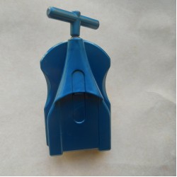 Takaratomy Beyblade Right String Launcher Used