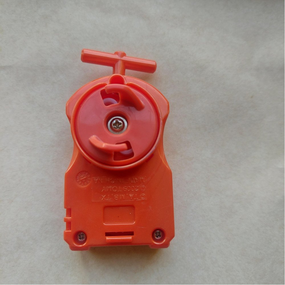 Takaratomy Beyblade Right String Launcher Used