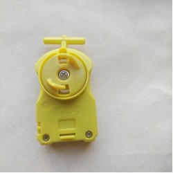Takaratomy Beyblade Right String Launcher Used