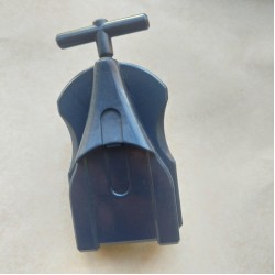 Takaratomy Beyblade Right String Launcher Used
