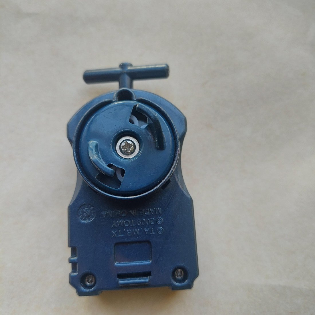 Takaratomy Beyblade Right String Launcher Used