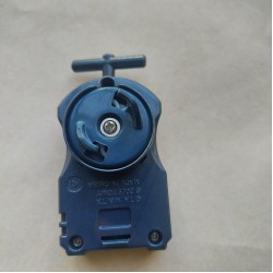 Takaratomy Beyblade Right String Launcher Used