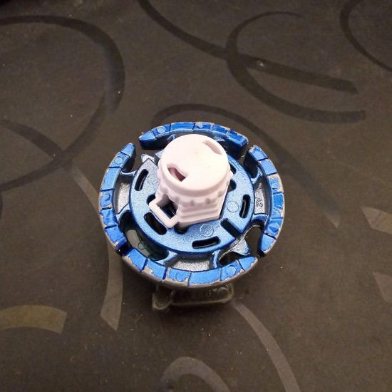 Takaratomy Beyblade Earth Eagle Blue Used