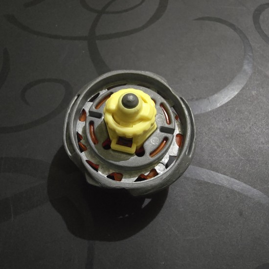 Takaratomy Beyblade Burn Phoenix Used Tip Damaged