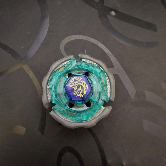 Takaratomy Beyblade Ray Striker Used