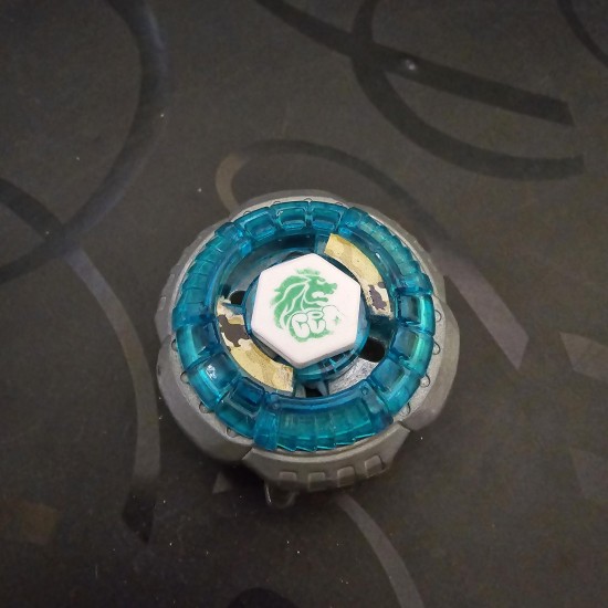 Takaratomy Beyblade Rock Leone Used