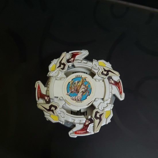 Takara Beyblade Driger F White Claw Version Used