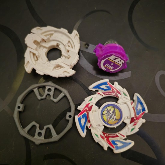 Takara Beyblade Dragoon GT Used (Purple Right Spin Gear)