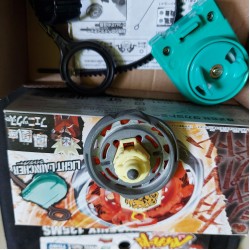 Takaratomy Beyblade Burn Phoenix with Box and Accessories Used Takaratomy Beyblade Burn Phoenix with Box and Accessories Used